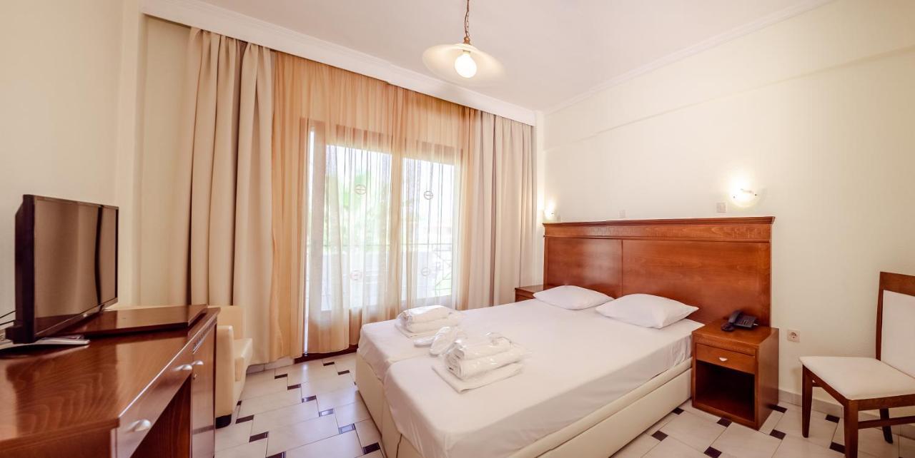 Tresor Sousouras Hotel Hanioti Room photo
