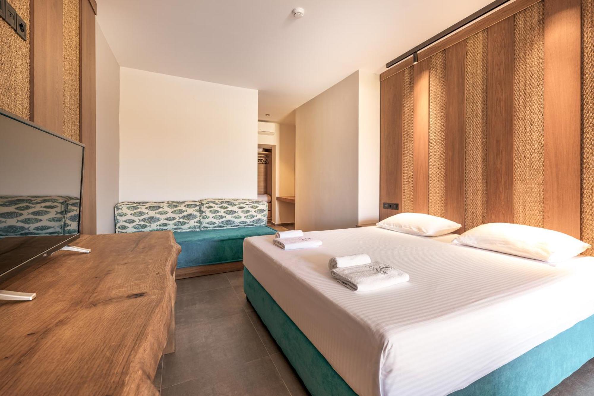 Tresor Sousouras Hotel Hanioti Exterior photo