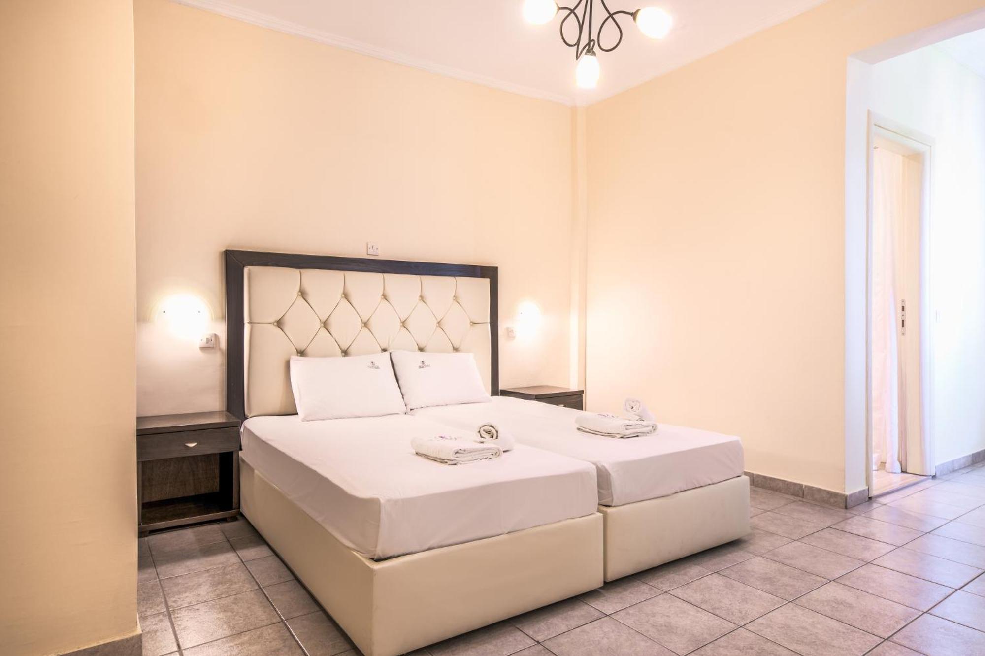 Tresor Sousouras Hotel Hanioti Exterior photo